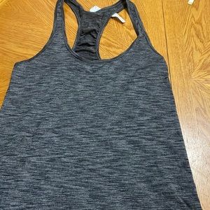 REDUCED🔥LULU LEMON razor back size 6